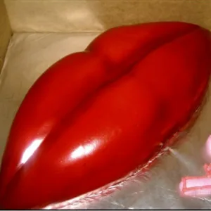 Lips shaped cakes